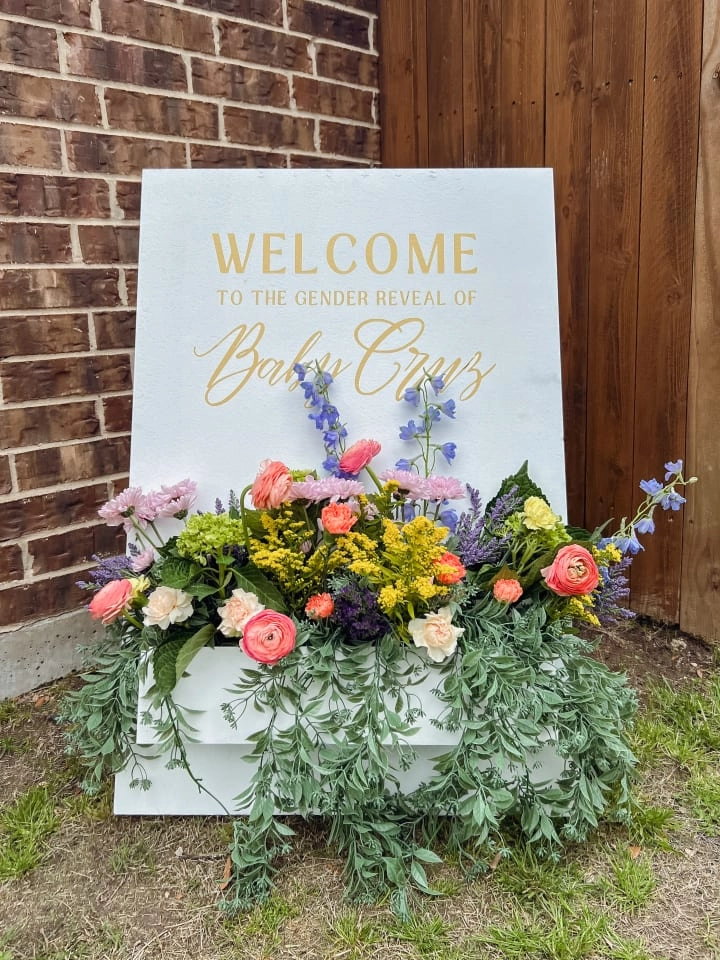 Flower box welcome sign