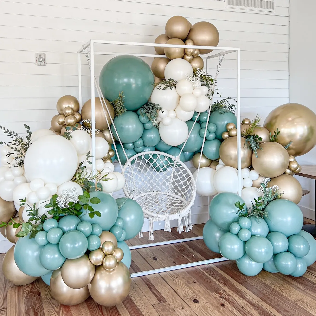 Dreamy decorations set for a party