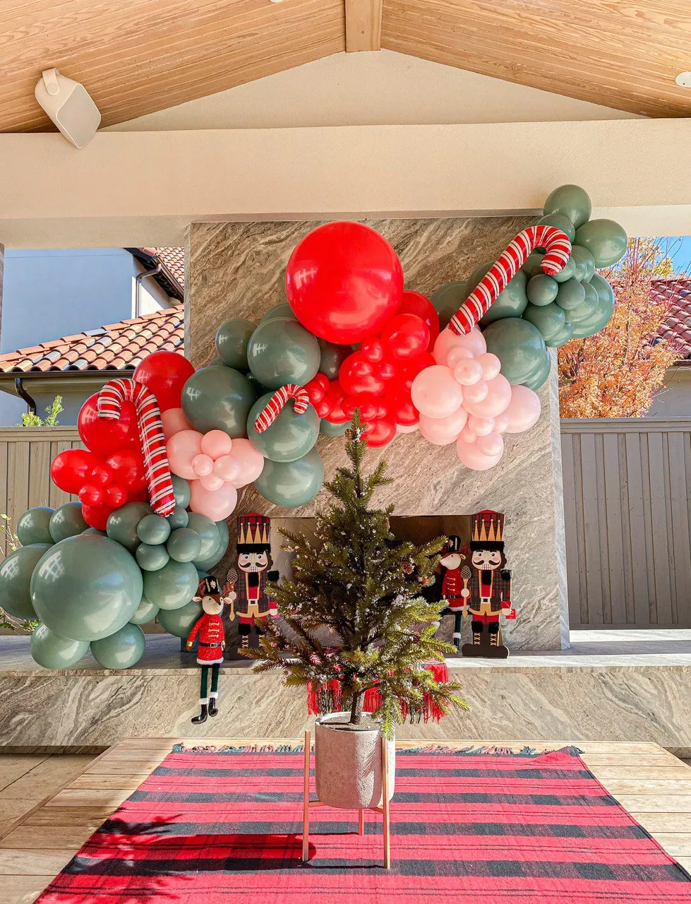 Explore Christmas Balloon Decorations